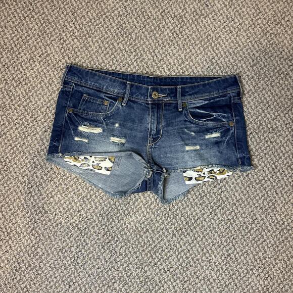 Cute low rise &denim leopard print sparkly jean shorts - Picture 2 of 5